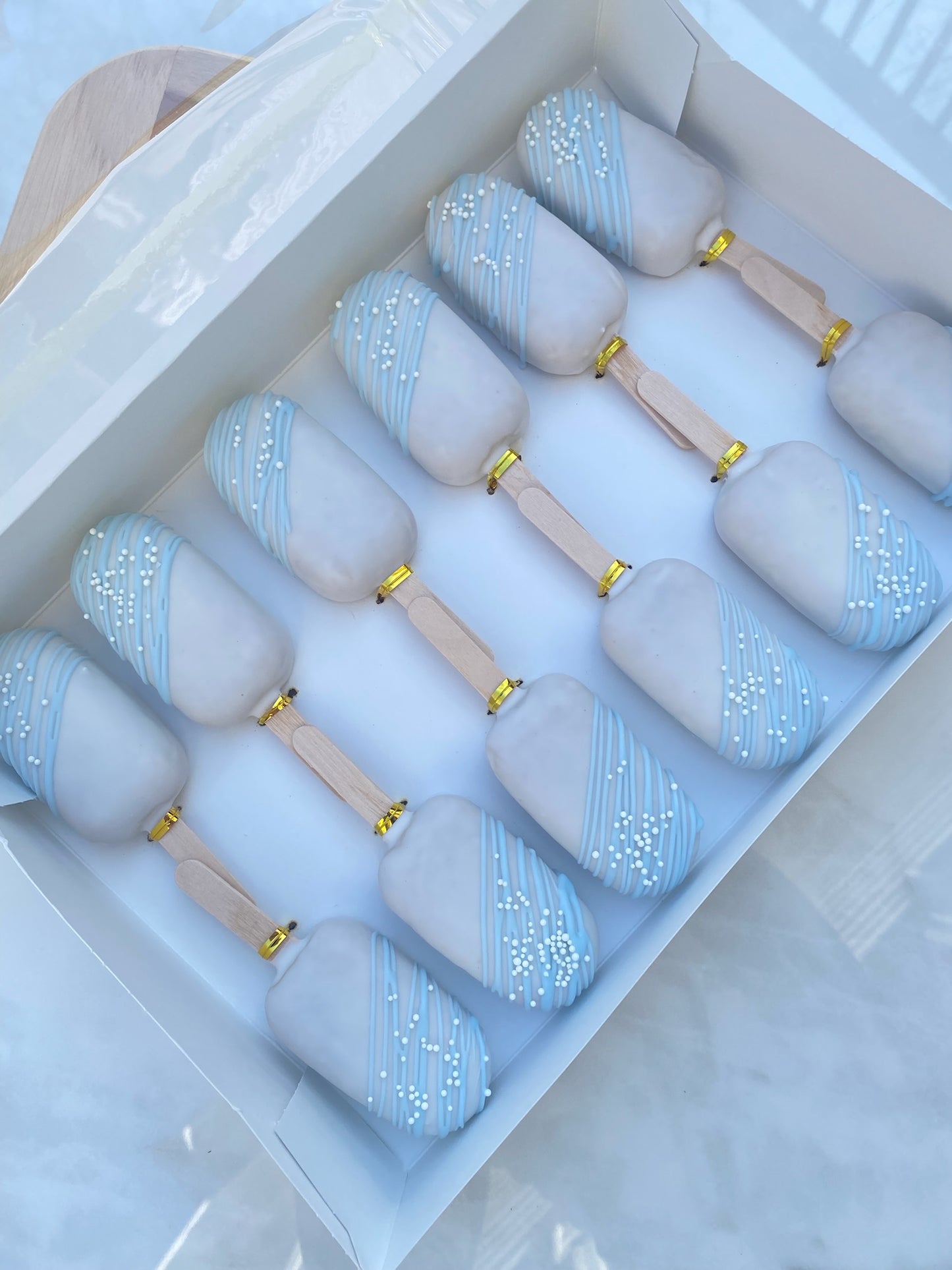 Cakesicles-pick up only