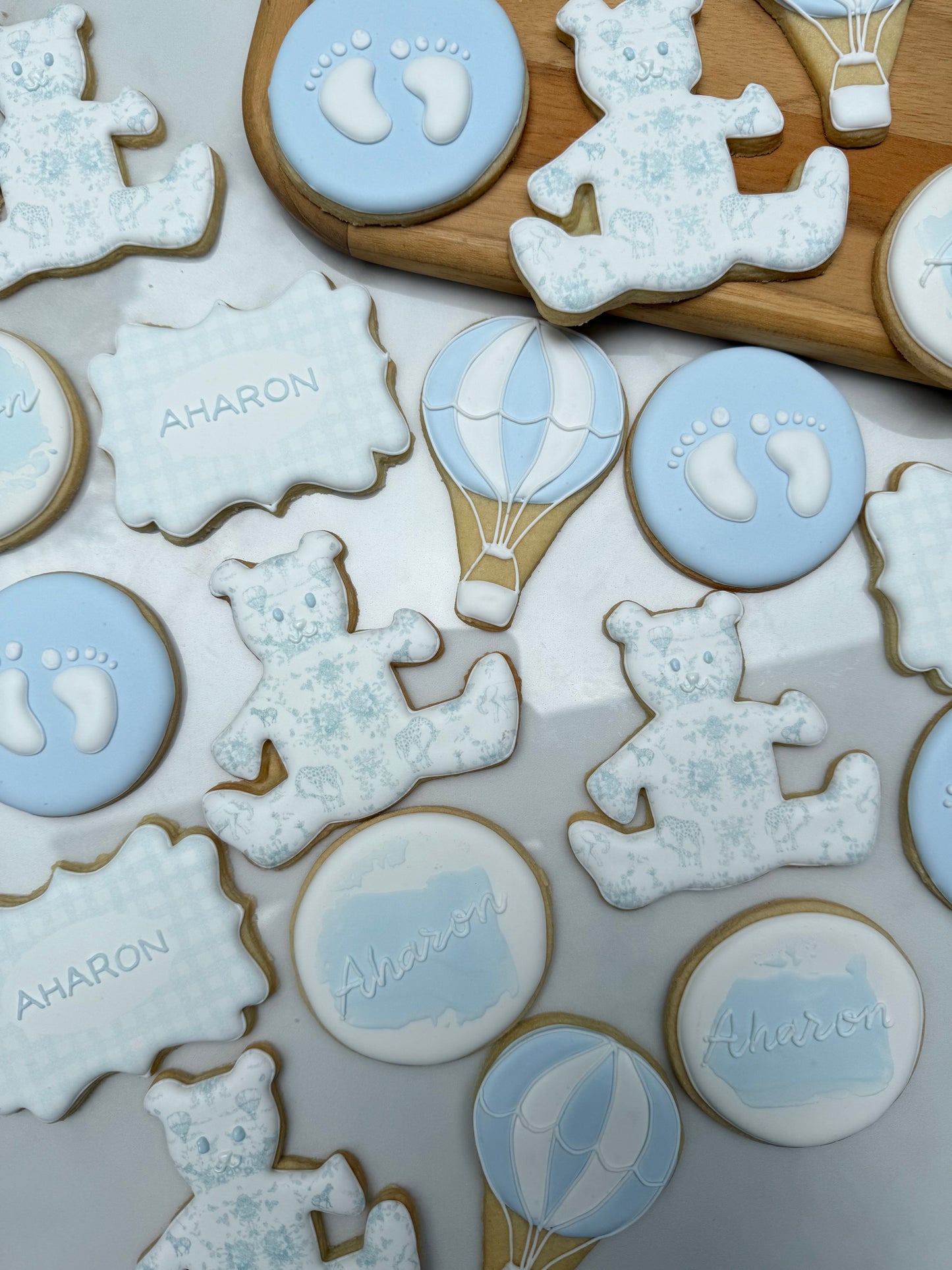 Baby cookies, bear, hot air balloon/ 30 cookies