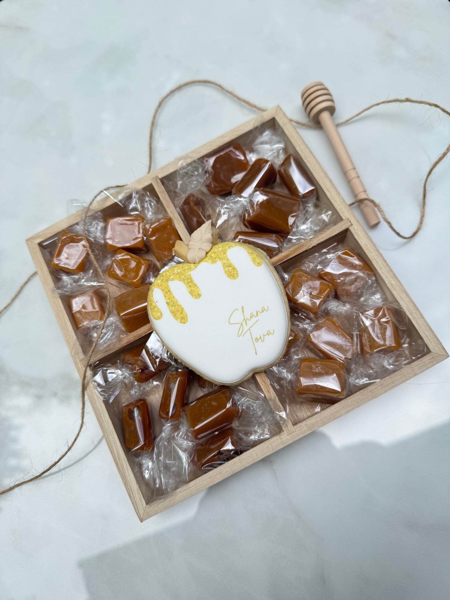 Assorted Caramel Rosh Hashanah Gift Box, Custom Cookie