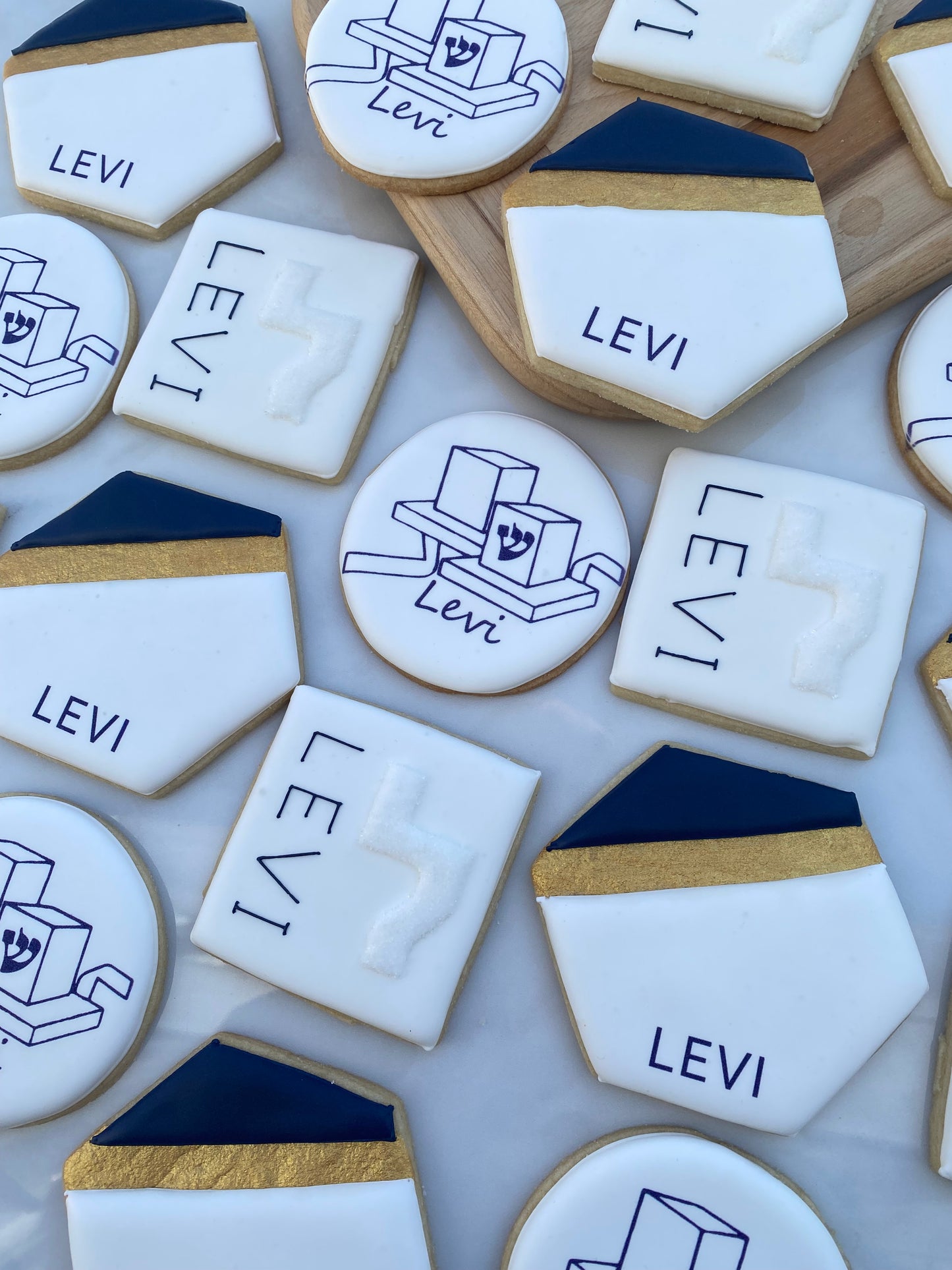 Bar mitzvah cookies with initial