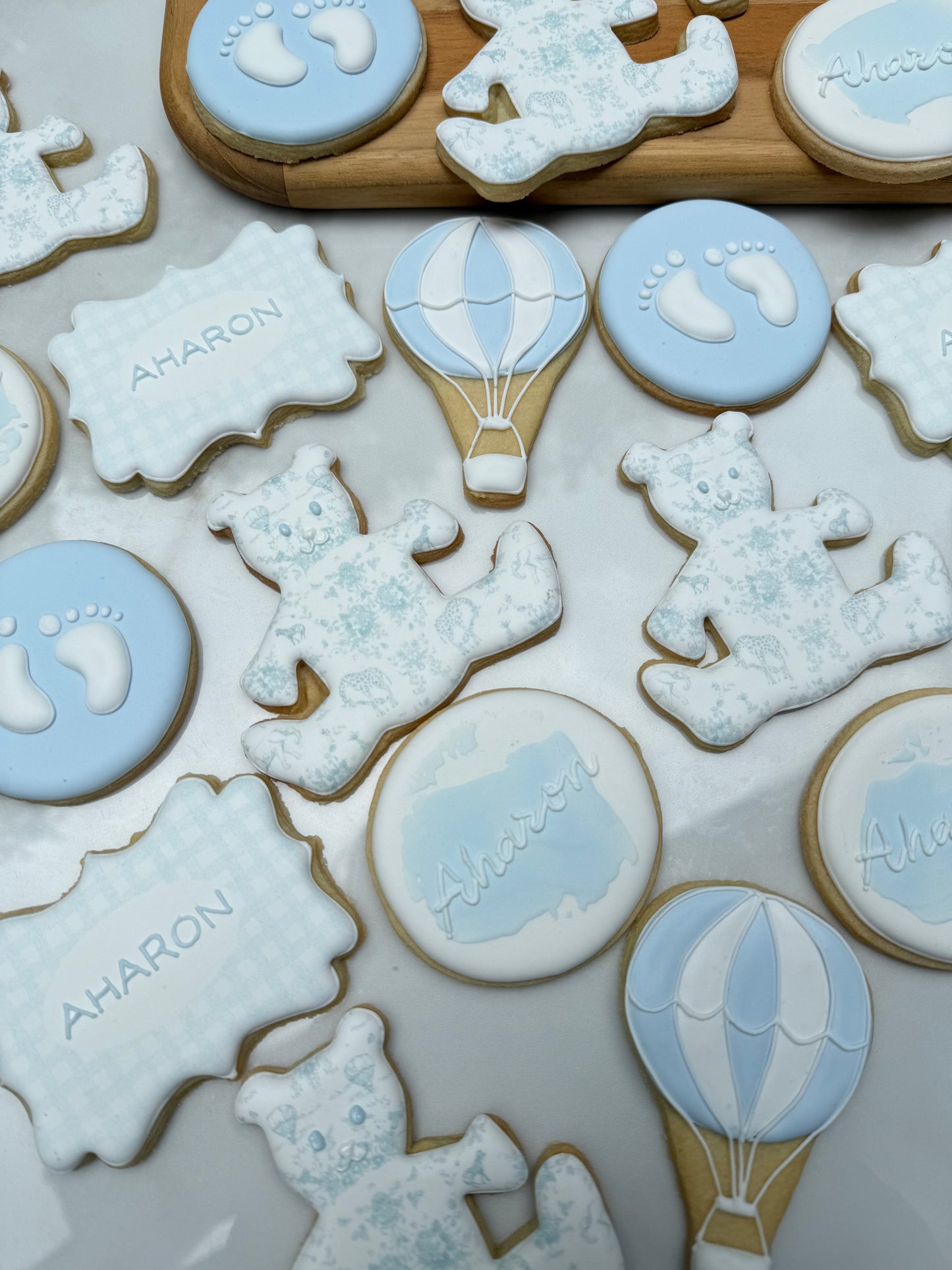 Baby cookies, bear, hot air balloon/ 30 cookies