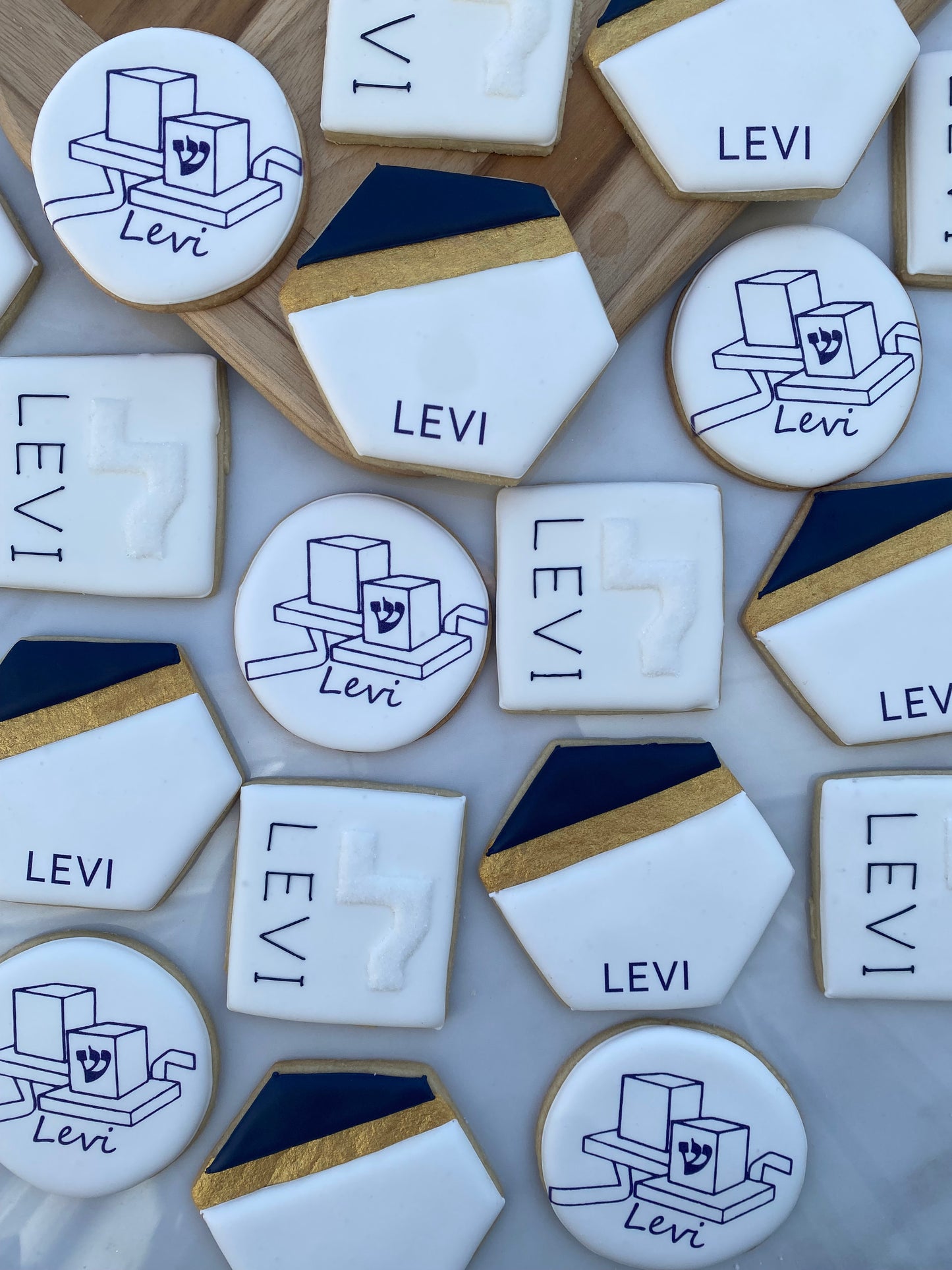 Bar mitzvah cookies with initial