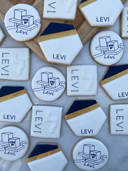 Bar mitzvah cookies with initial