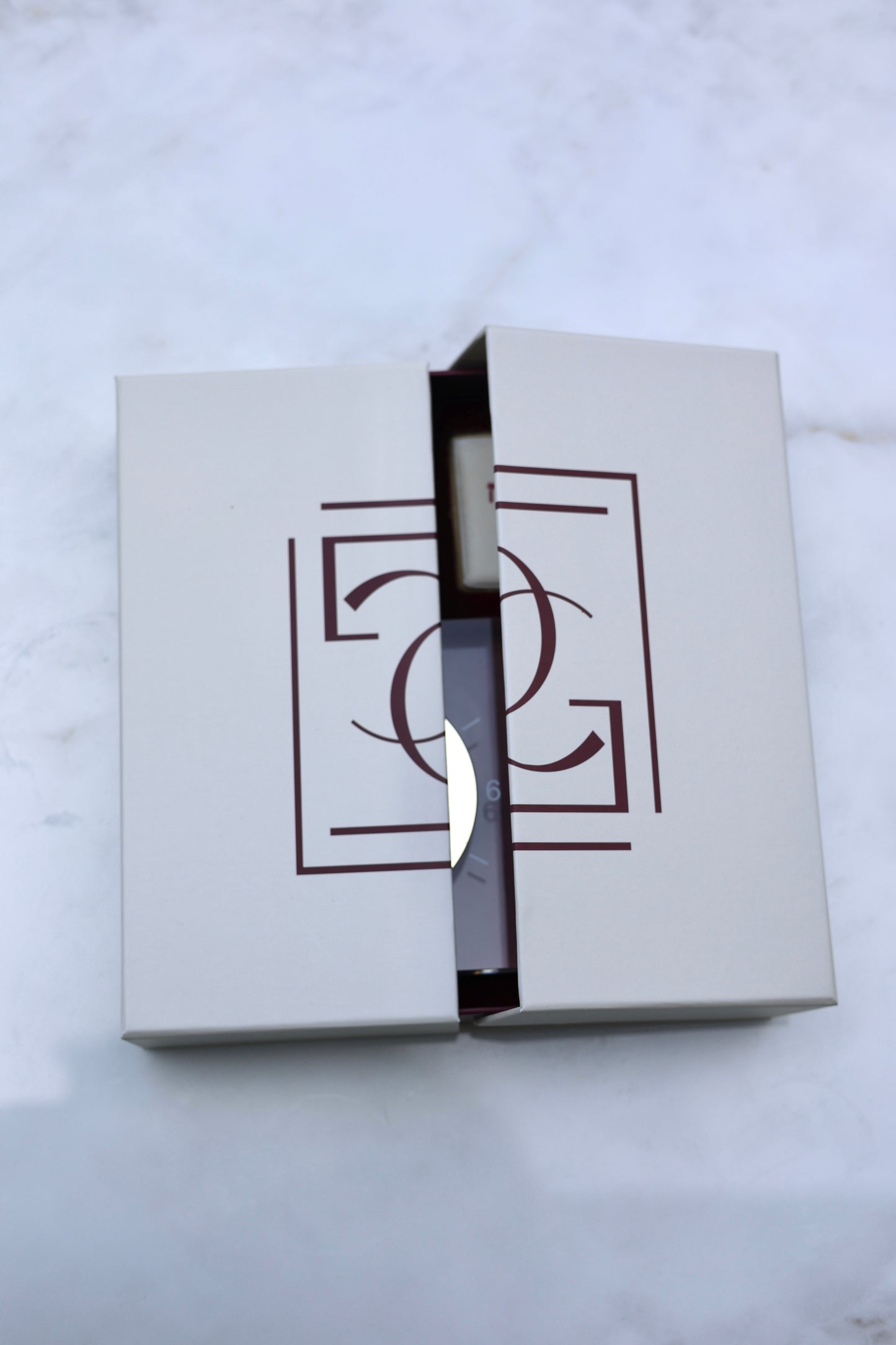 Corporate acrylic clock gift box