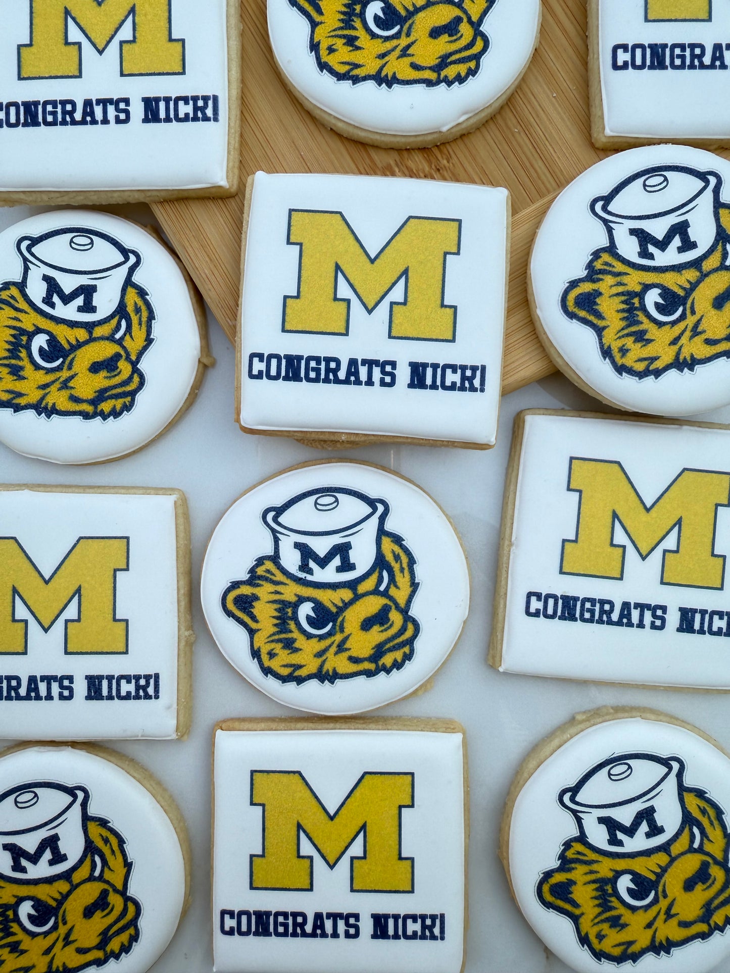 College/ University acceptance cookie set/ 1 Dozen